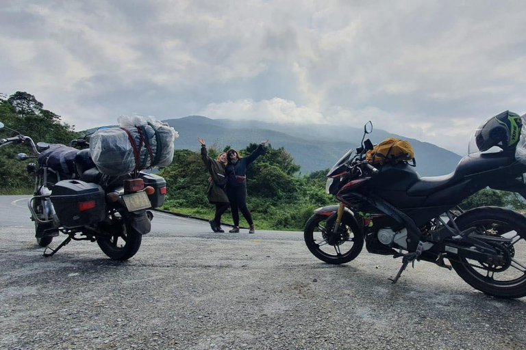 DAGSUTFLYKT MED MOTORCYKEL I HAI VAN PASShai van pass dagsutflykt motorbikessss