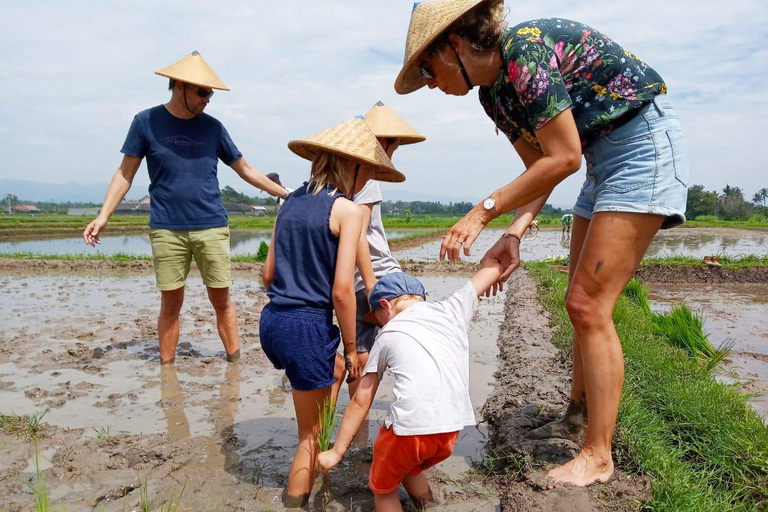Yogyakarta: Kulon Progo Village Cycling Tour with Snacks