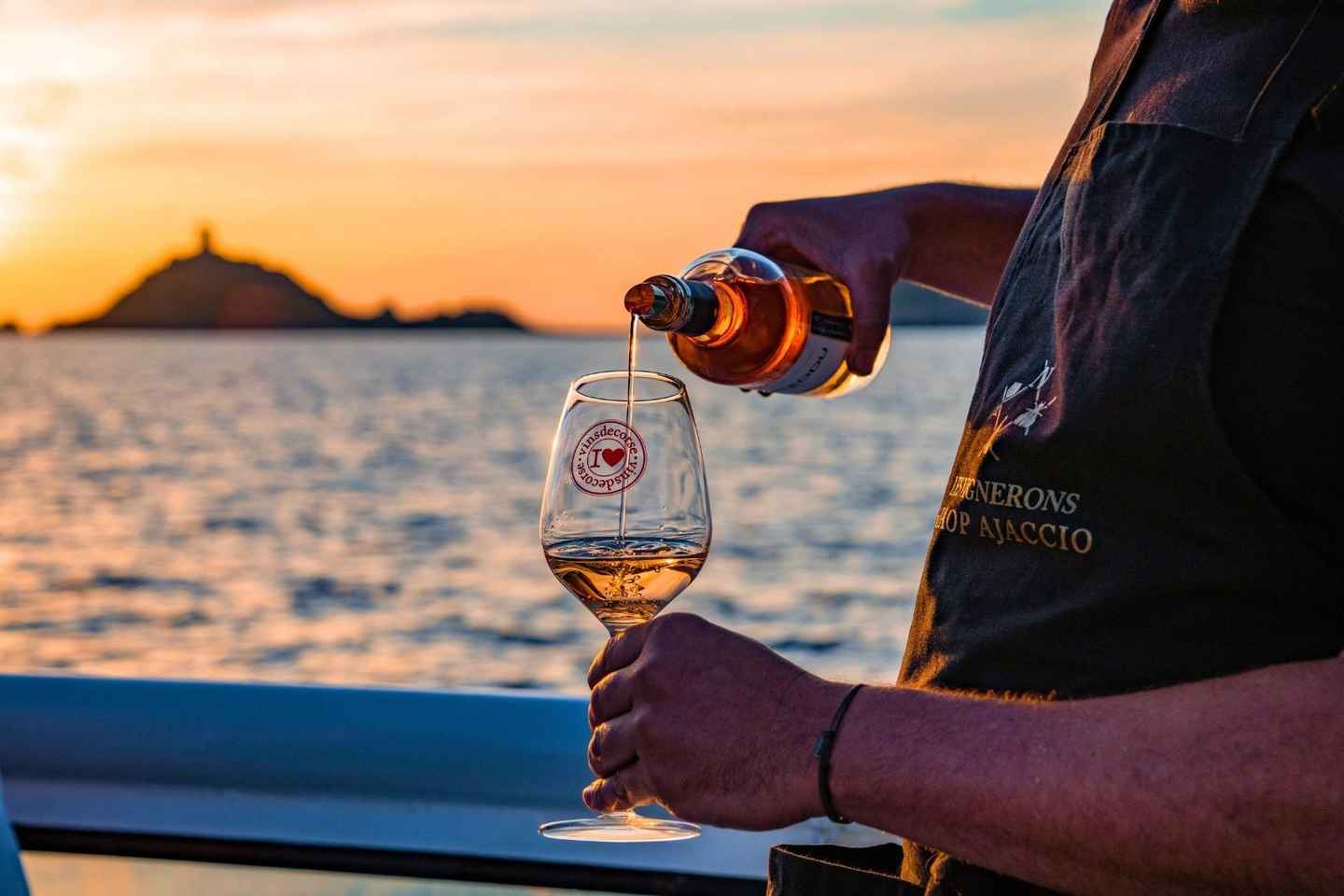 Ajaccio/Porticcio: Crucero al Atardecer en Sanguinaires y Cata de Vinos