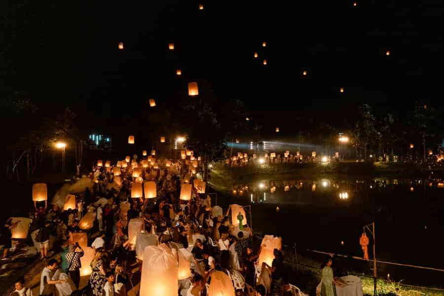 Chiang Mai: Himmelslaternenfest Ticket mit Abendessen. Foto: GetYourGuide