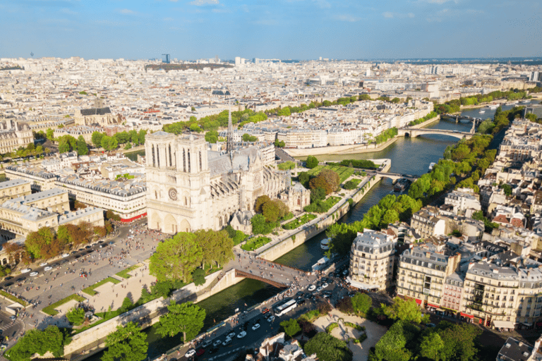 Semi-Private: Ile de la Cité Tour + Notre-Dame Skip-the-Line Île de la Cité Walking Tour + Reserved Access ENGLISH