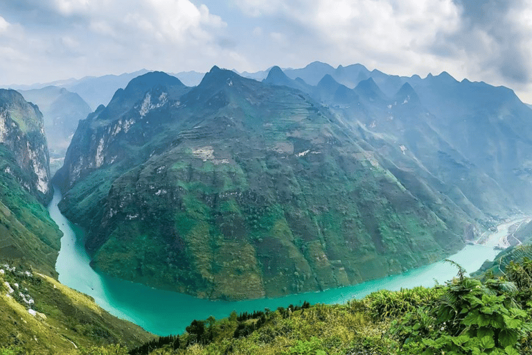 From Sapa/Hanoi: Ha Giang Loop 4 Days 3 Nights self-driving.