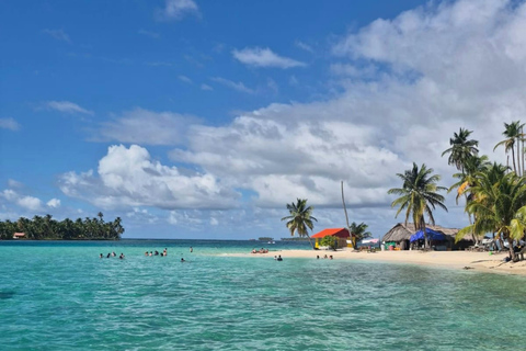 Panama City: San Blas Tropical Adventure – 3 Islands with Lunch at a Local Restaurant Tropical Adventure in Guna Yala: 3 Islands with Lunch at a Local Restaurant