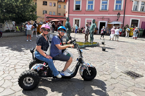 Tour del monastero e del punto panoramico di Praga in trike elettrico1,5 ore: 2 persone su 1 Trike