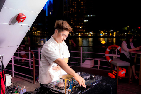 Da Nang: Poseidon DJ & Night Cruise Experience Poseidon Dinner & DJ Party Experience