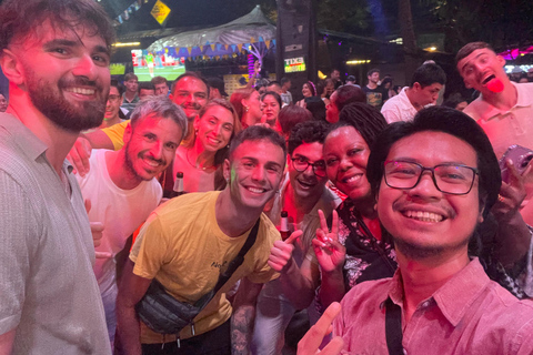 Da Nang: Nightlife Tour & Pub Crawl with Rooftop Bar & Clubs Da Nang: Guided Nightlife Tour with Rooftop, Club, Bar Visit