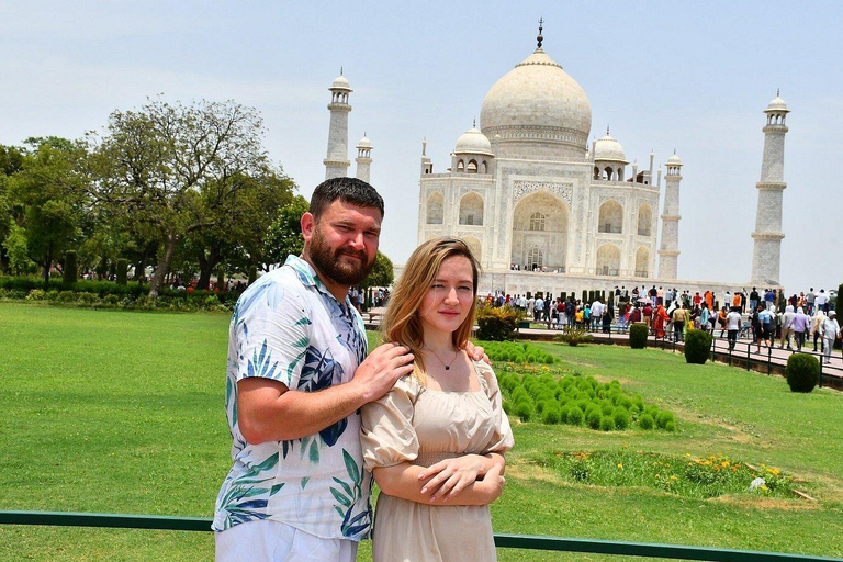 From Delhi : Taj Mahal Sunrise Tour With 5 star Breakfast Ac Private Car + 5 star Breakfast + Tour guide + Entrance