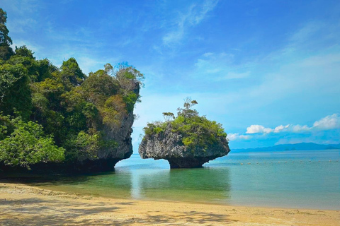 Krabi: Hong Islands Day Tour by Premium Longtail Boat Krabi: Private Premium Longtail Boat Tour to Hong Island