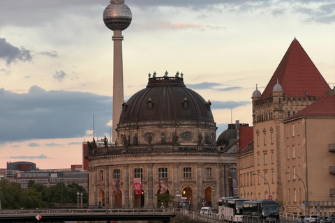 Berlin Night Walking Tour - Iconic Illuminated Landmarks Private Berlin Sunset Walking Tour - Iconic Landmarks