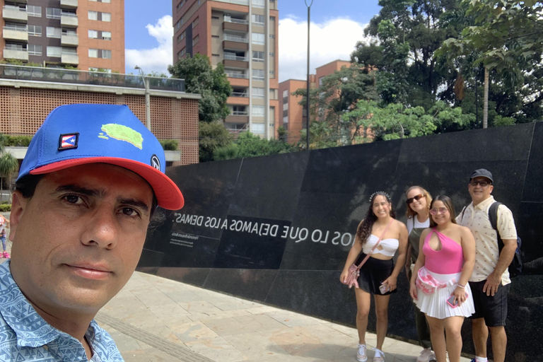 Medellín Comuna 13 Tour, Premium Experience Comuna 13 Medellín Tour, Premium Experience