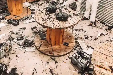 Las Vegas: Wreck Room Experience