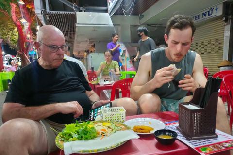 Tour gastronômico de rua em Hue: Você pode saborear os sabores locais com um guia local