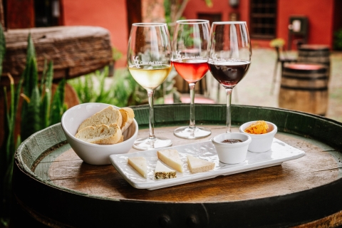 Tenerife: ticket voor het wijnmuseum met proeverij van lokale wijnen en etenProef 3 wijnen en 2 lokale specialiteiten