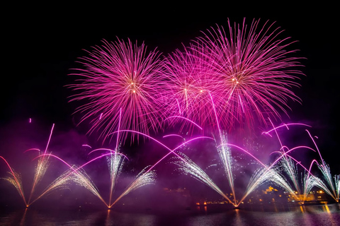 Sliema: Fernandes Fireworks Festival Cruise w/ Dinner+Drinks Without Transportation