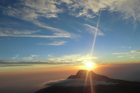 Arusha: Serengeti, Ngorongoro & Kilimanjaro 5-Day Safari