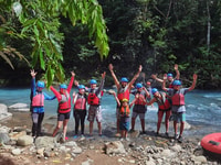 Tubing Rio Celeste - Housity