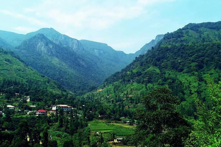 Kandy: City Highlights & Scenic Lake Bike Tour