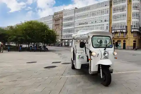 A Coruña: VIP Tuk Tuk tour