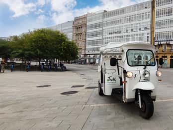 A Coruña: VIP Tuk Tuk tour