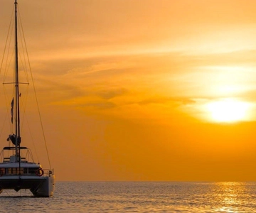 Ayia Napa : Croisière en catamaran au coucher du soleil avec snacks et boissons