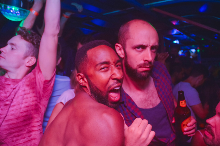 fiesta en la calle y party bus