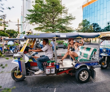 Bangkok: Michelin Guide Street Food Tour by Tuk Tuk