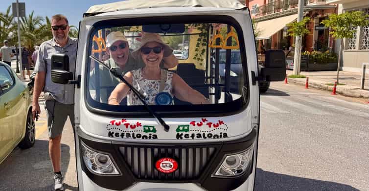 Argostoli sightseeing by tuk tuk with a turtle-spotting theme