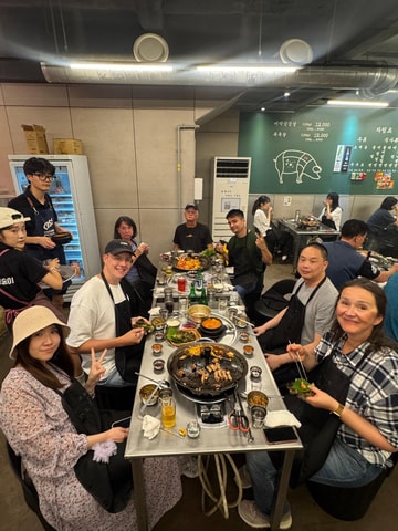 Pengalaman Barbekyu Korea Otentik di Busan dengan Pemandu Lokal