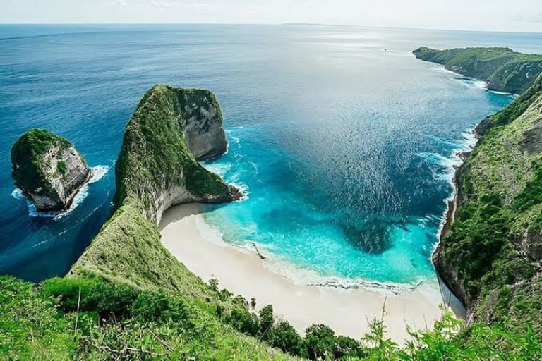 Nusa Penida: Island Sightseeing West & East Coast Day Trip Car Charter 8 Hours Explore West Coast