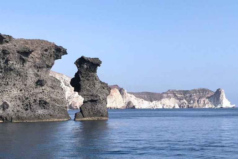 Santorini: Rejs o zachodzie słońca z grecką kolacją i transferemWycieczka grupowa