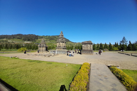 Entdecke das Dieng Plateau Tour von Yogyakarta aus