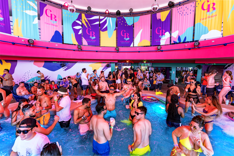 Cancun: Coco Bongo Beach Club Day Pass Premium Access: Coco Bongo Beach Club