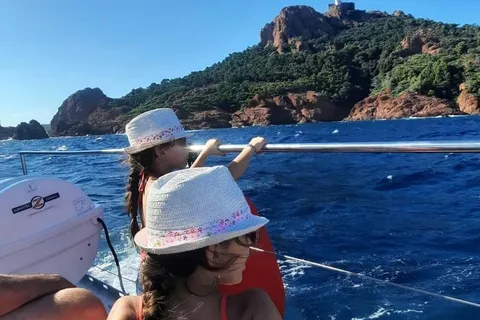 Denia: Cova Tallada Katamaran Tour und Badestopp