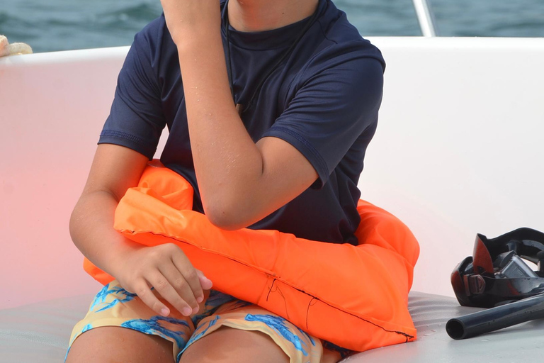 PuntaCana: Private Luxury Family BoatCruise with snorkelling