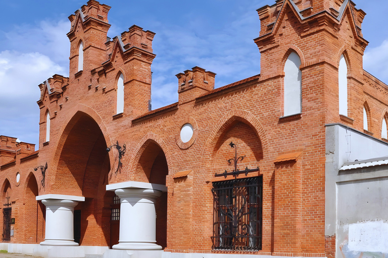 Łódź: Most Remarkable Factory Distric Private Guided Tour Księży Młyn Private Walking Tour (2h)