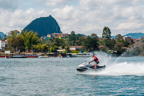 Medellin: Private Guatapé Cultural and Scenic Tour