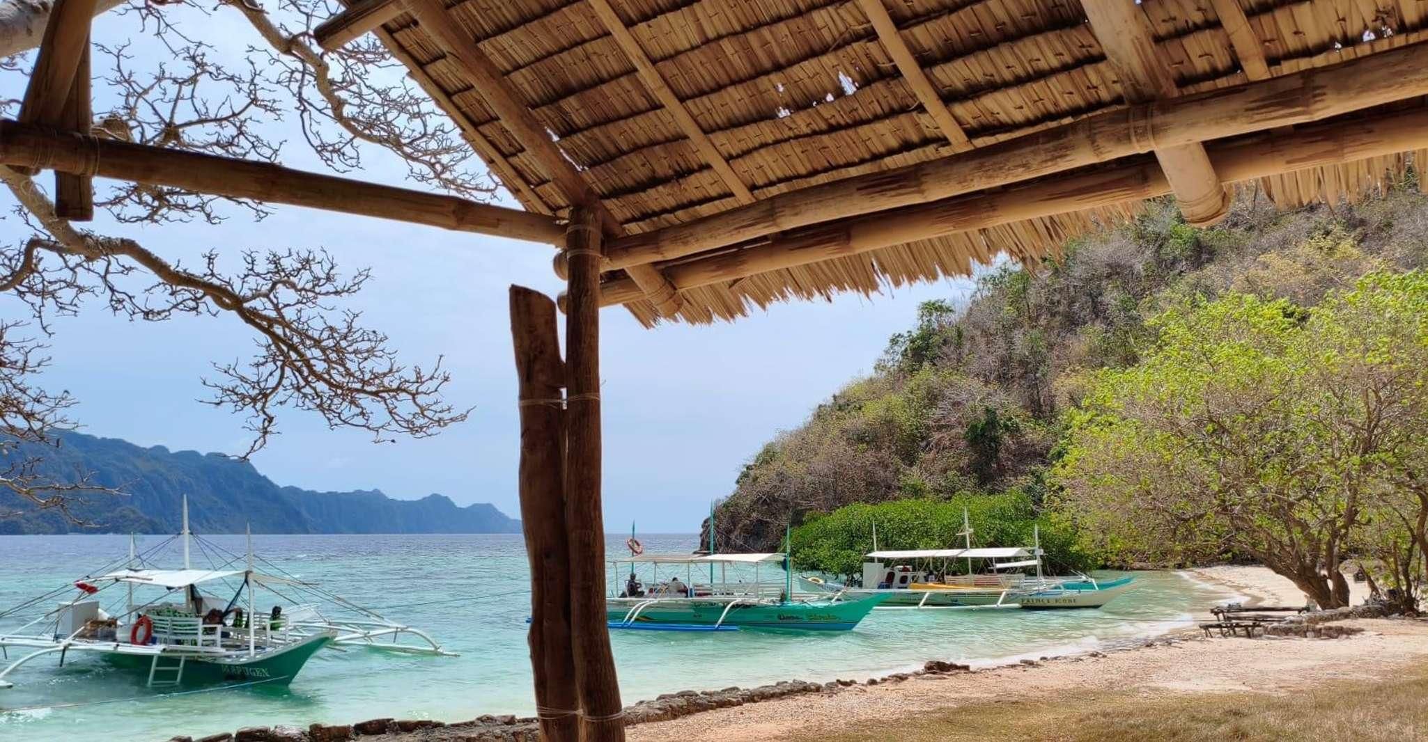 Coron: 2-tägige private Tour mit Highlights, Mittagessen und Abholung