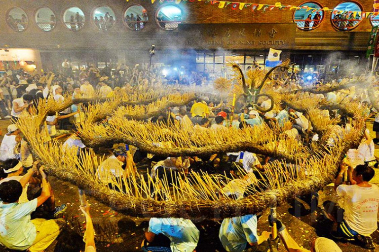 Hong Kong: Fire Dragon Dance Night with VIP seat and dim sum