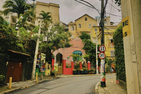 Rio Artistry: Santa Teresa Walking Tour & Free Art Workshop