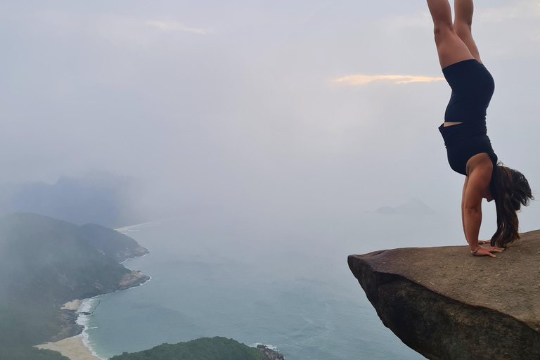 Rio de Janeiro: Tour a piedi di Pedra do Telégrafo con spiaggeAlba: Tour escursionistico di Pedra do Telégrafo con le spiagge