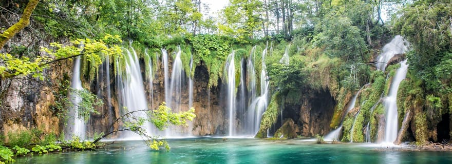 Depuis Zagreb : Lacs de Plitvice Transfert aller-retour en bus confort