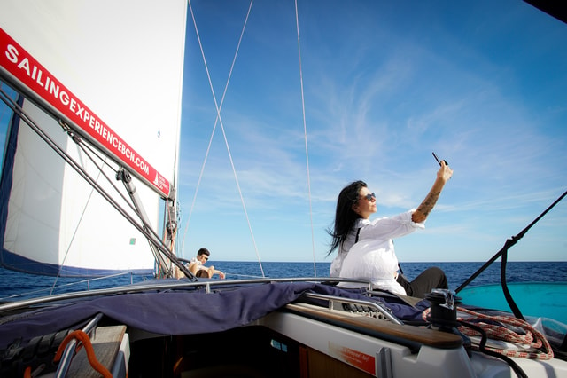 Barcelona: Private Sailing Experience From Port Olimpic