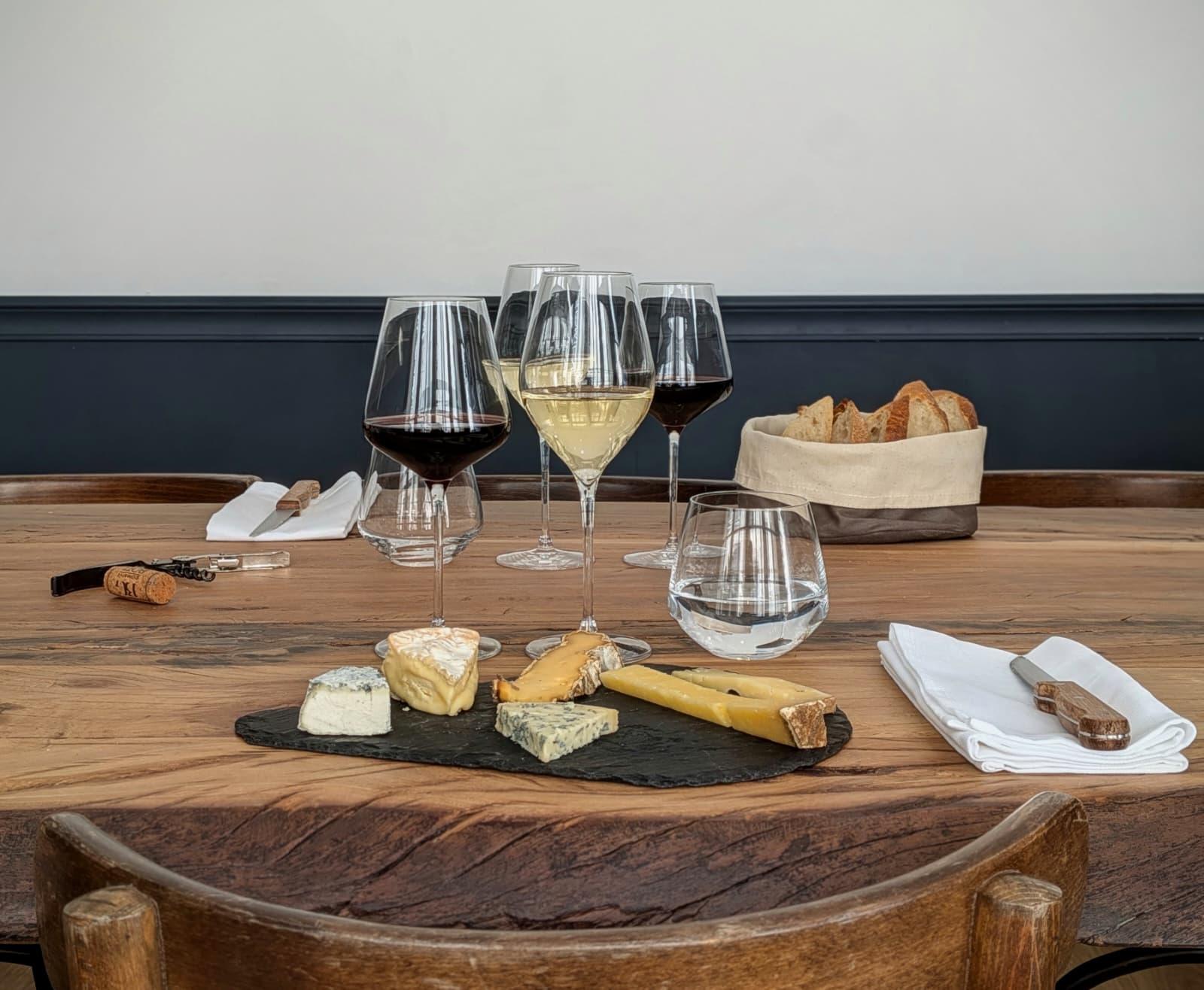 Bayeux: Entdecke französischen Wein mit 6 Weinen und passenden Käsesorten