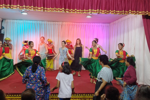 Kandy: Customizable Temples, Artisan Crafts & cultural Show Van