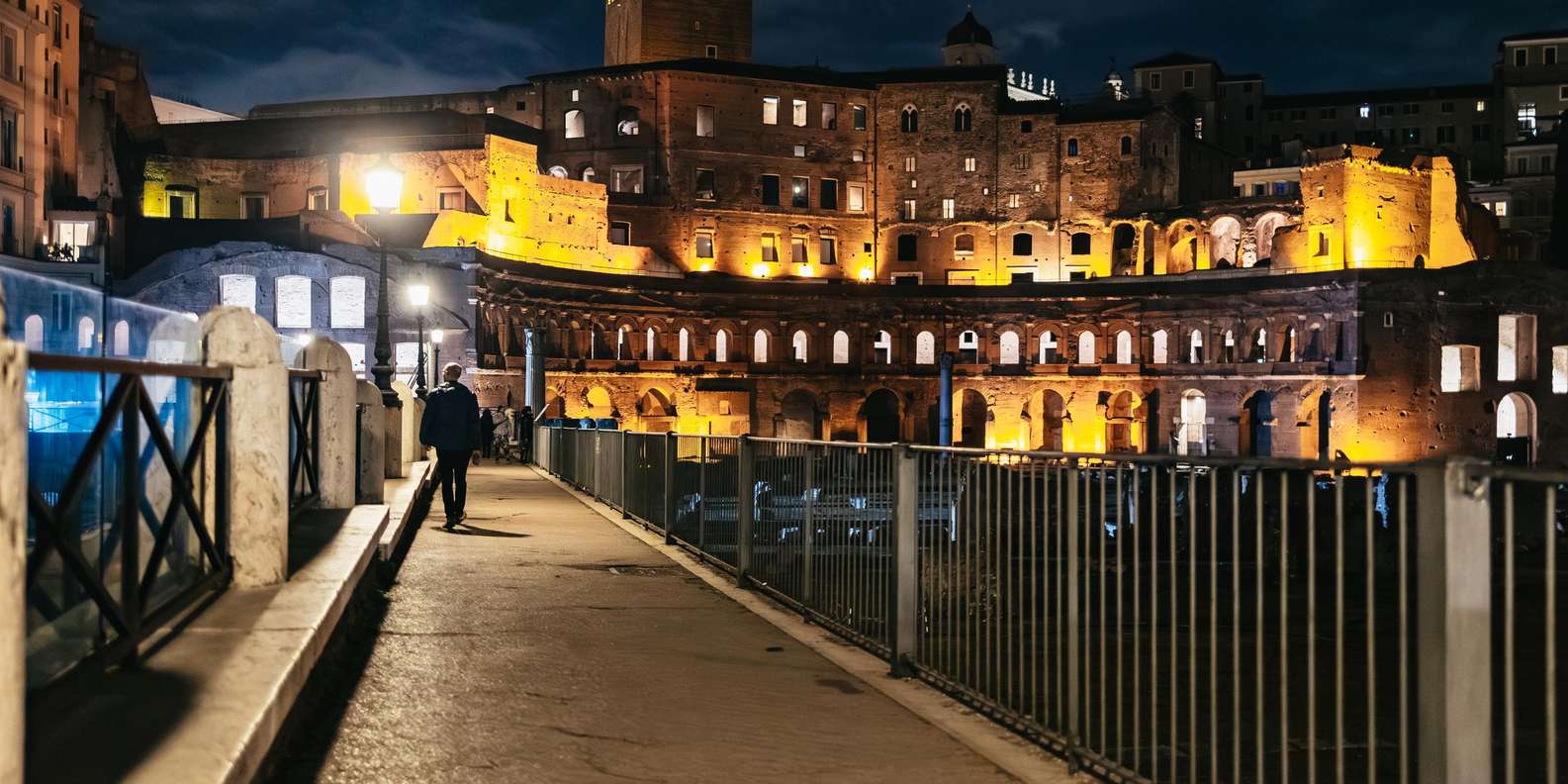 Rome: Small-Group City Highlights Moonlight Walking Tour