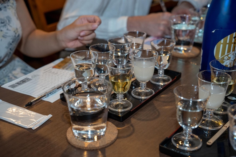 1,5 Horas de Experiencia de Sake con la Información Privilegiada de Kioto1,5 Horas de Experiencia con el Sake de Kyoto Insider