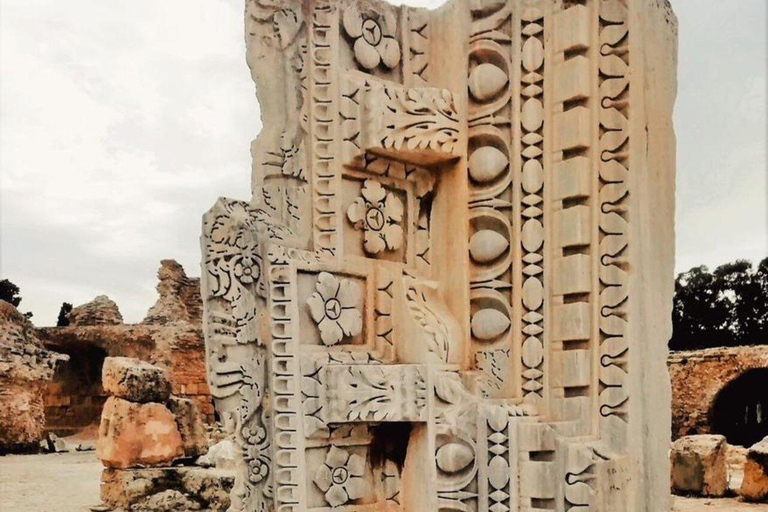 Tunis : Visite de la Médina, de l&#039;amphithéâtre de Carthage et de Sidi Bou Said