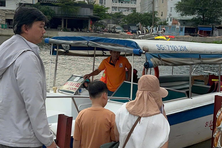 HCM Sunset Speedboat on Saigon River–Dragon Floating Temple HCMSunset Deluxe Max12