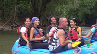 Navegue por el Río Peñas Blancas en un tranquilo Safari de Rafting Río - Hizvo