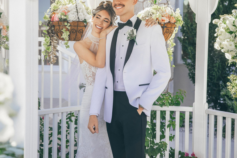 Vegas – Hochzeit oder Erneuerung des Eheversprechens in der Storybook Wedding ChapelVegas - Hochzeit oder Erneuerung des Eheversprechens in der Storybook Wedding Chapel
